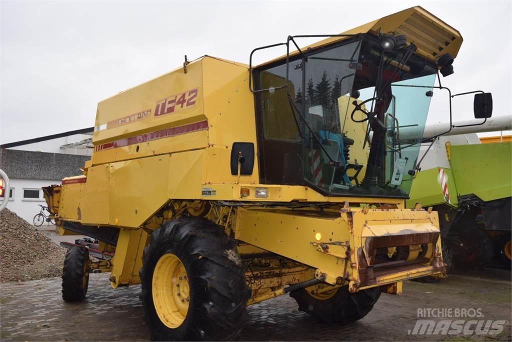 New Holland TF 42 Maaidorsmachines