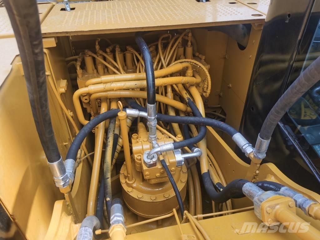 CAT 320 D2 Rupsgraafmachines