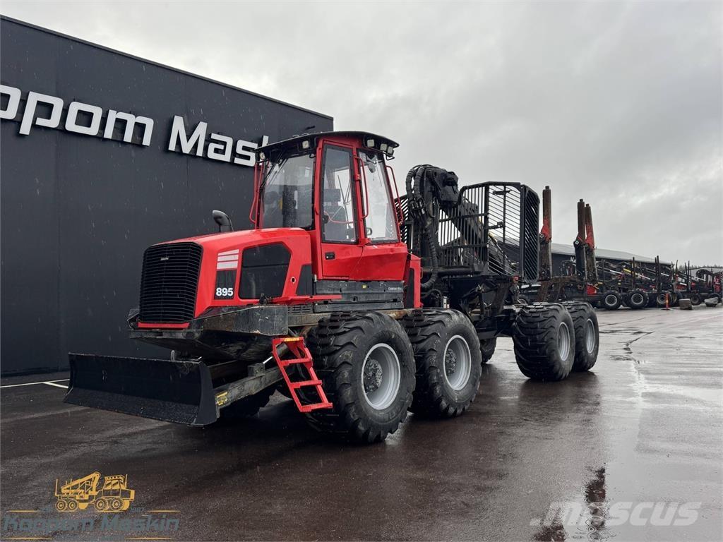 Komatsu 895 Uitrijwagens