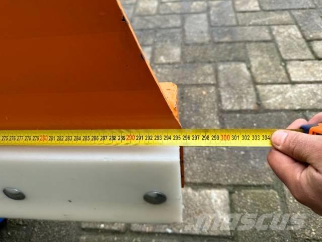  Sneeuwschuif lfn 30 Sneeuwschuivers en -ploegen