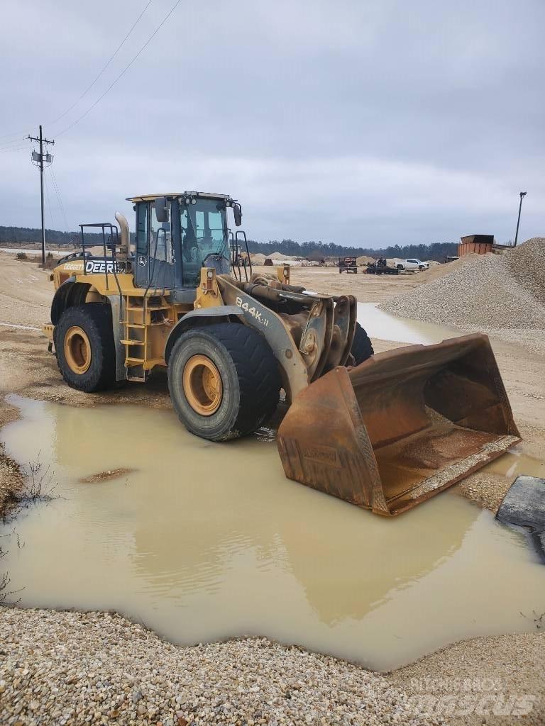 John Deere 844 K Wielladers