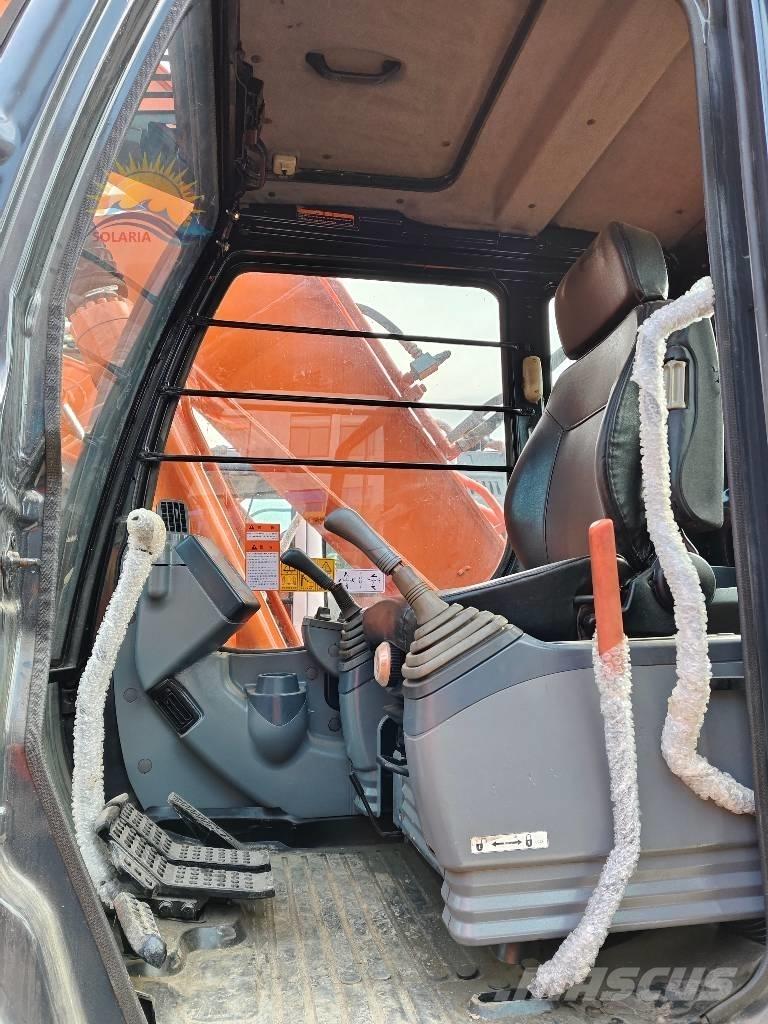 Hitachi ZX 200 Rupsgraafmachines
