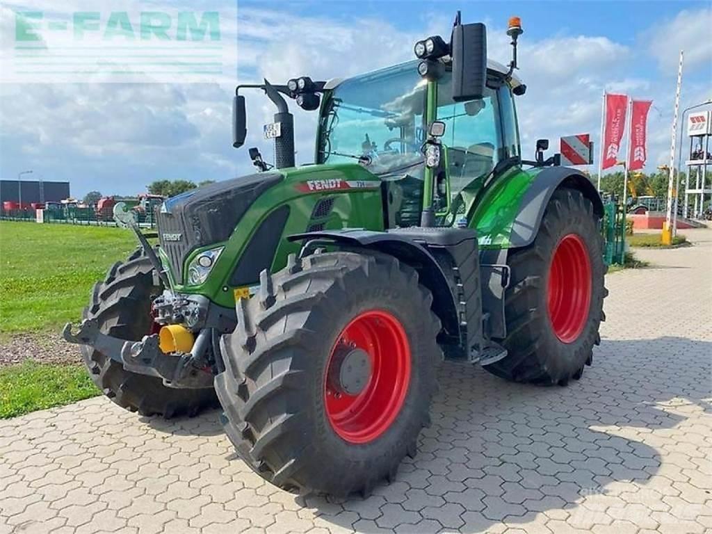 Fendt 724 profi+ Tractoren