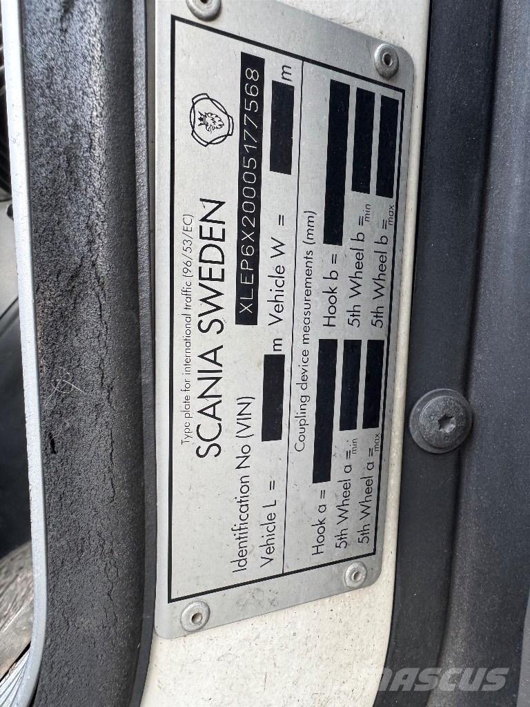 Scania P 340 Bakwagens met gesloten opbouw