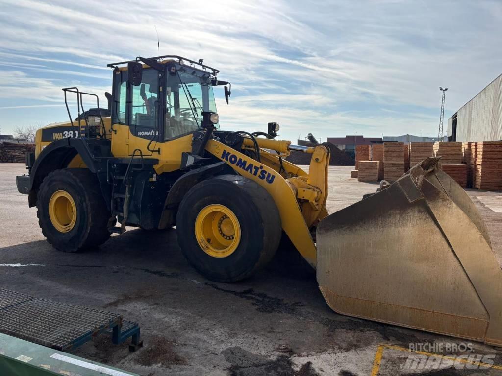 Komatsu WA 380-8 Wielladers