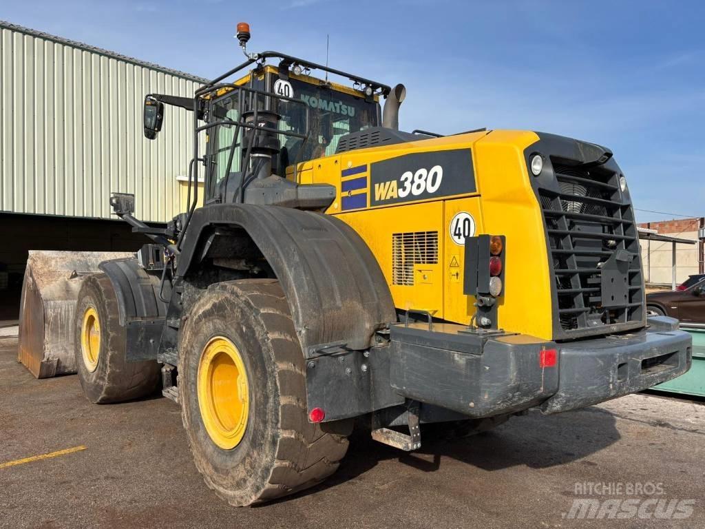 Komatsu WA 380-8 Wielladers