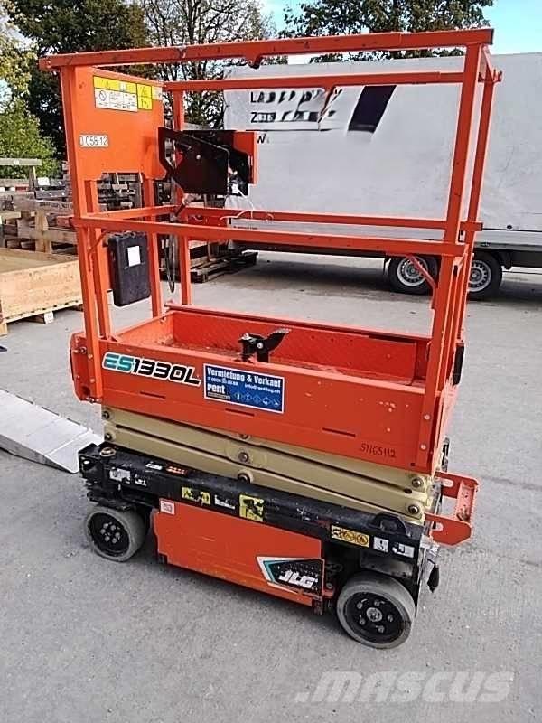 JLG ES 1330 L Schaarhoogwerkers