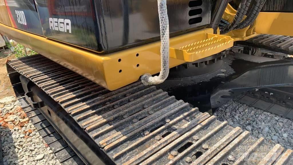 CAT 320 Rupsgraafmachines