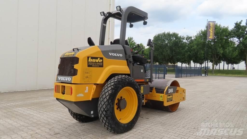 Volvo SD45B Trilrolwalsen