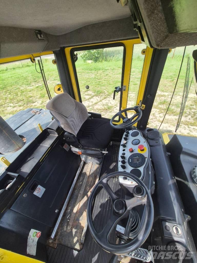 Bomag BW 24 R H Bandenwalsen