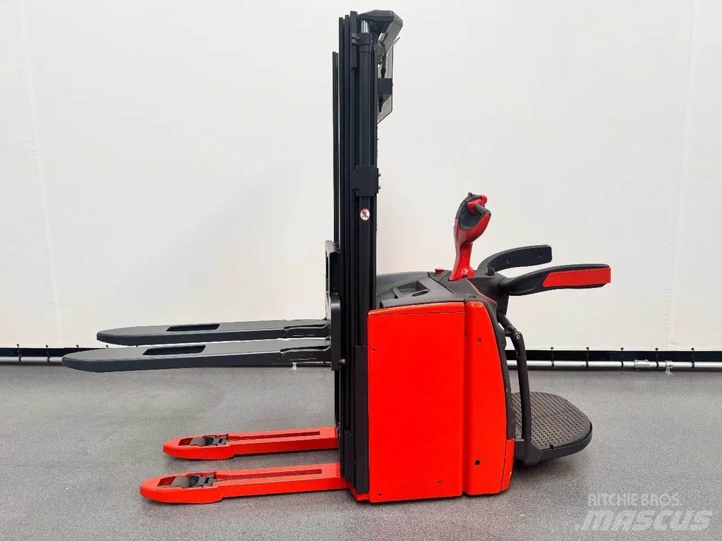 Linde L 14 AP Meeloop stapelaar