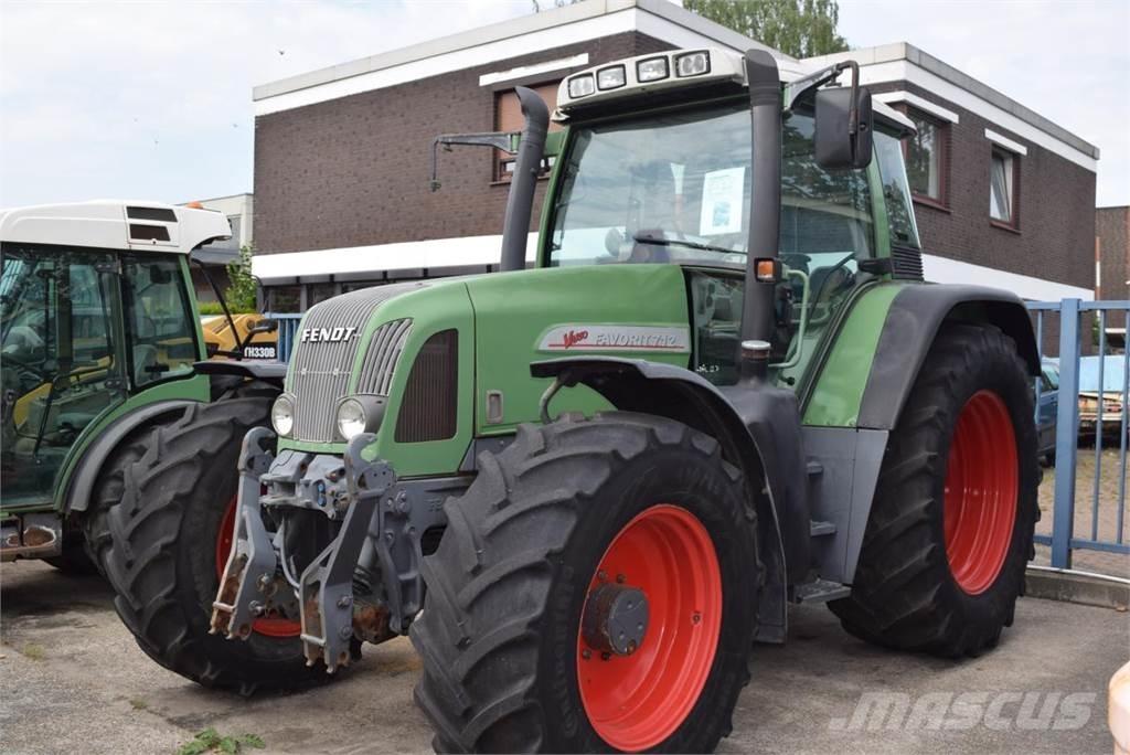 Fendt 712 Vario Tractoren