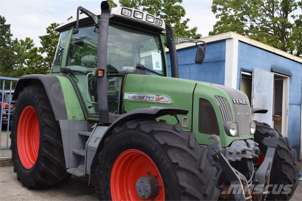 Fendt 712 Vario Tractoren