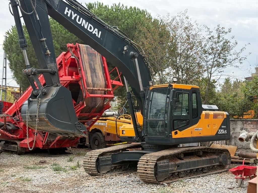 Hyundai Robex 220 LS Rupsgraafmachines