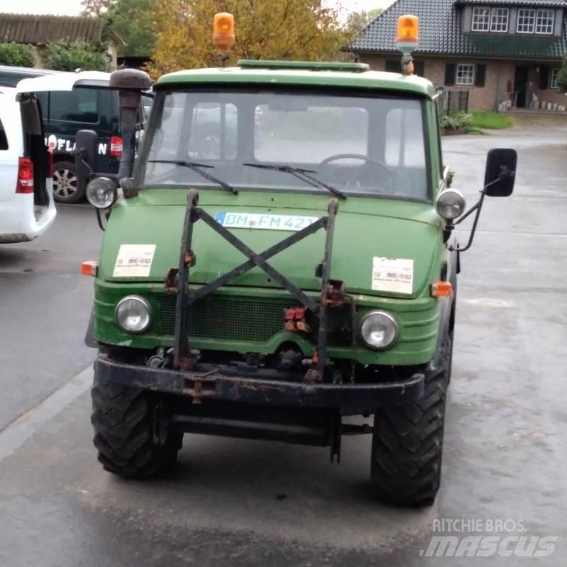 Mercedes-Benz U421 Tractoren