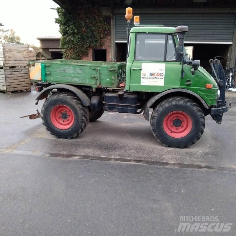 Mercedes-Benz U421 Tractoren