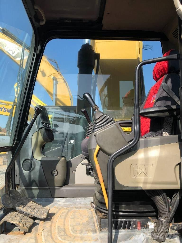 CAT 320 D Rupsgraafmachines