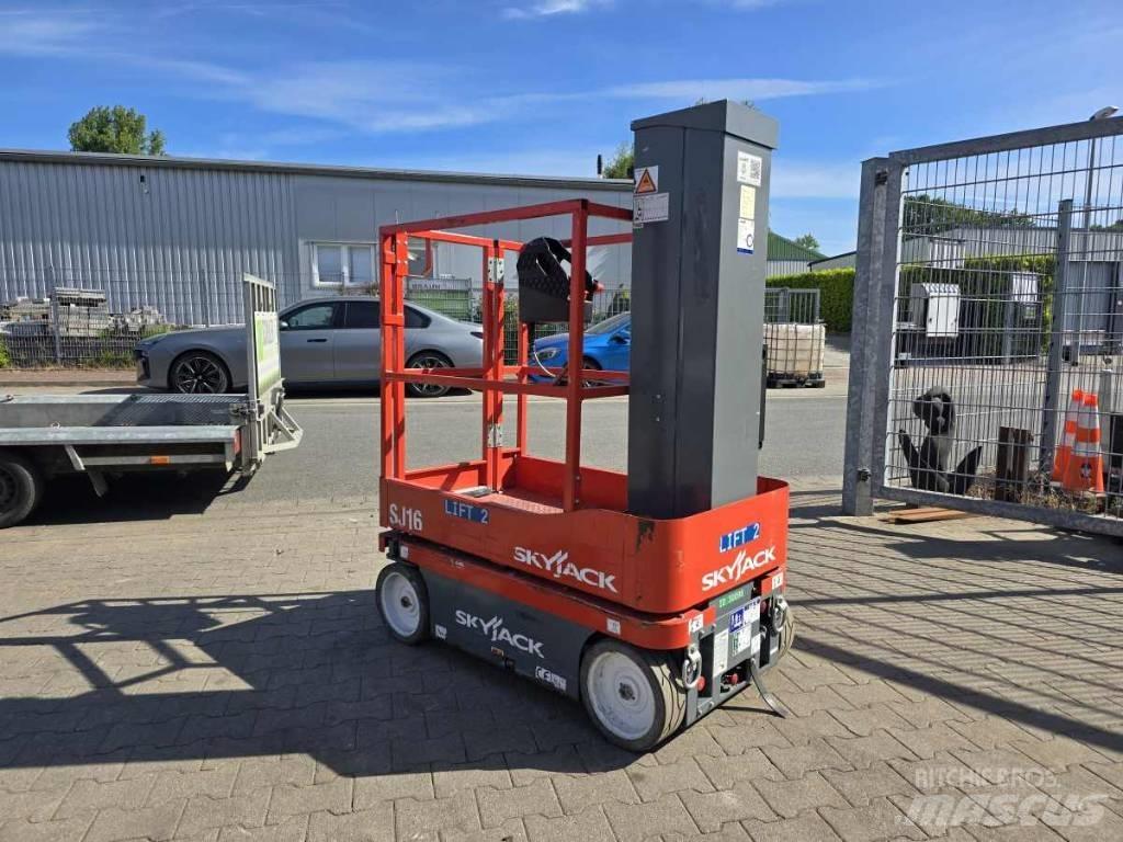 SkyJack SJ 16 Personenliften en invalideliften