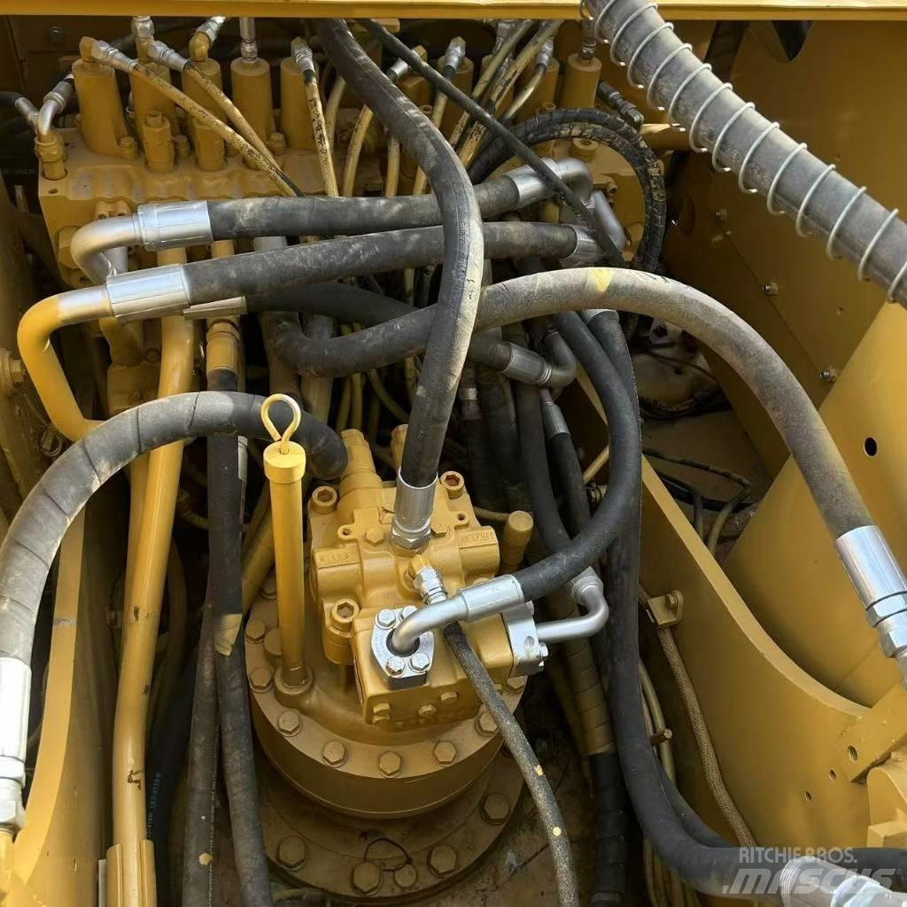 CAT 320 C Rupsgraafmachines