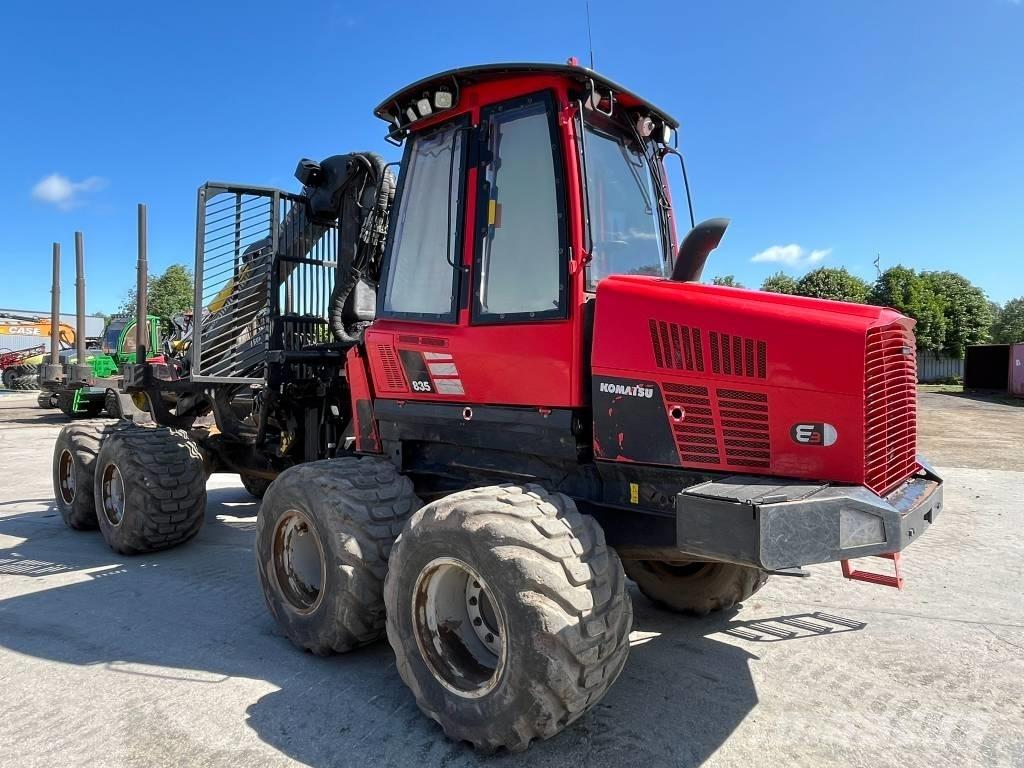 Komatsu 835 Uitrijwagens