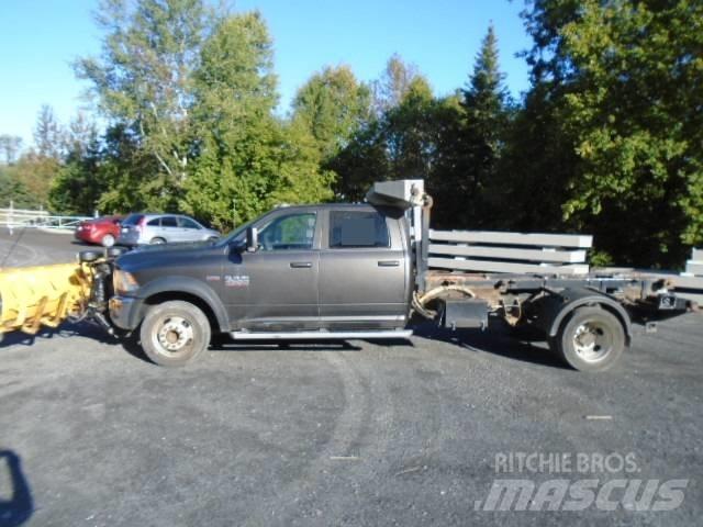 Dodge Ram 4500 HD Sneeuwschuivers en -ploegen