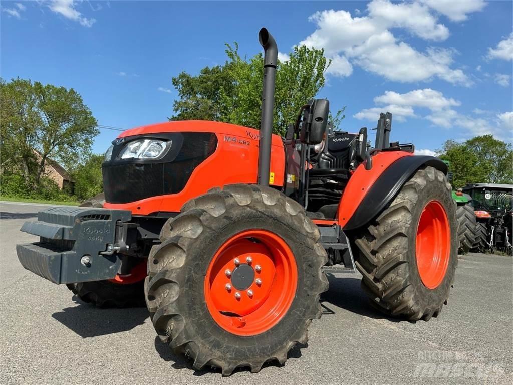 Kubota M4063 ROPS Tractoren