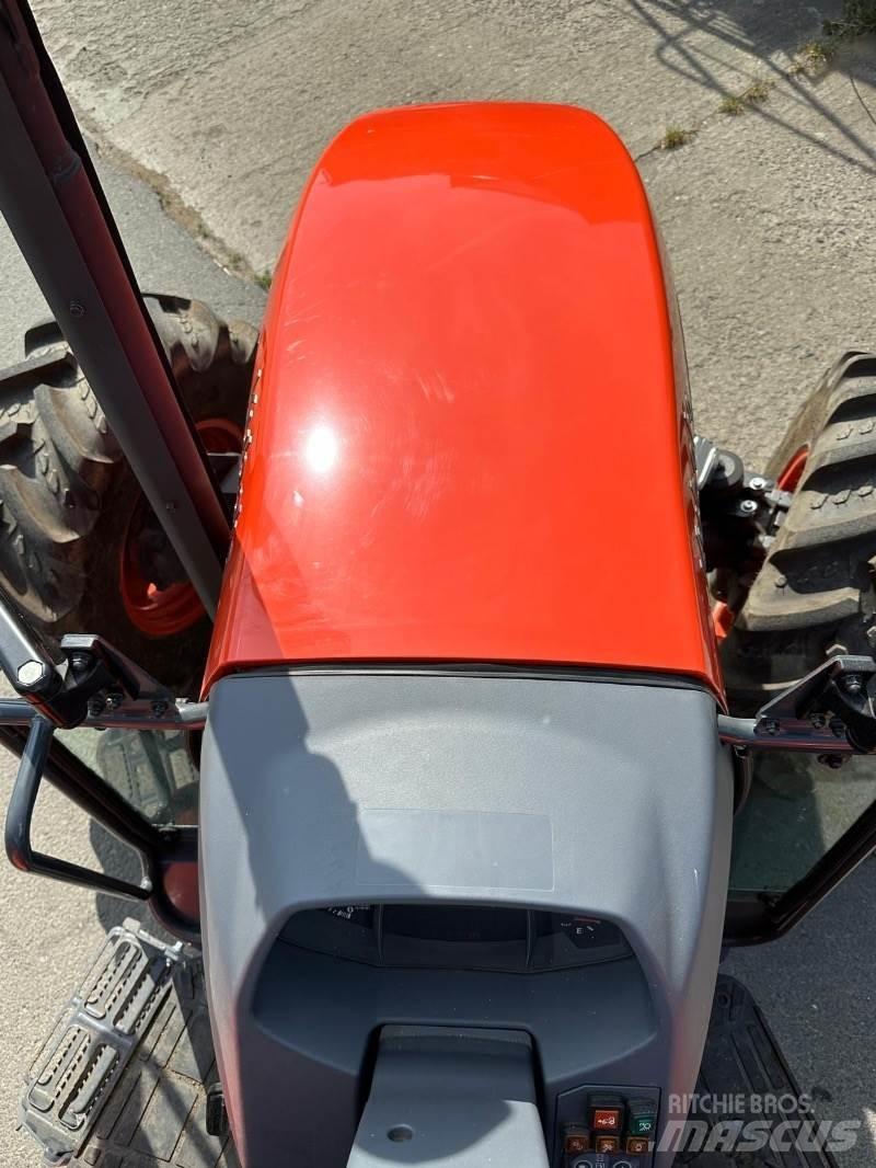 Kubota M4063 ROPS Tractoren