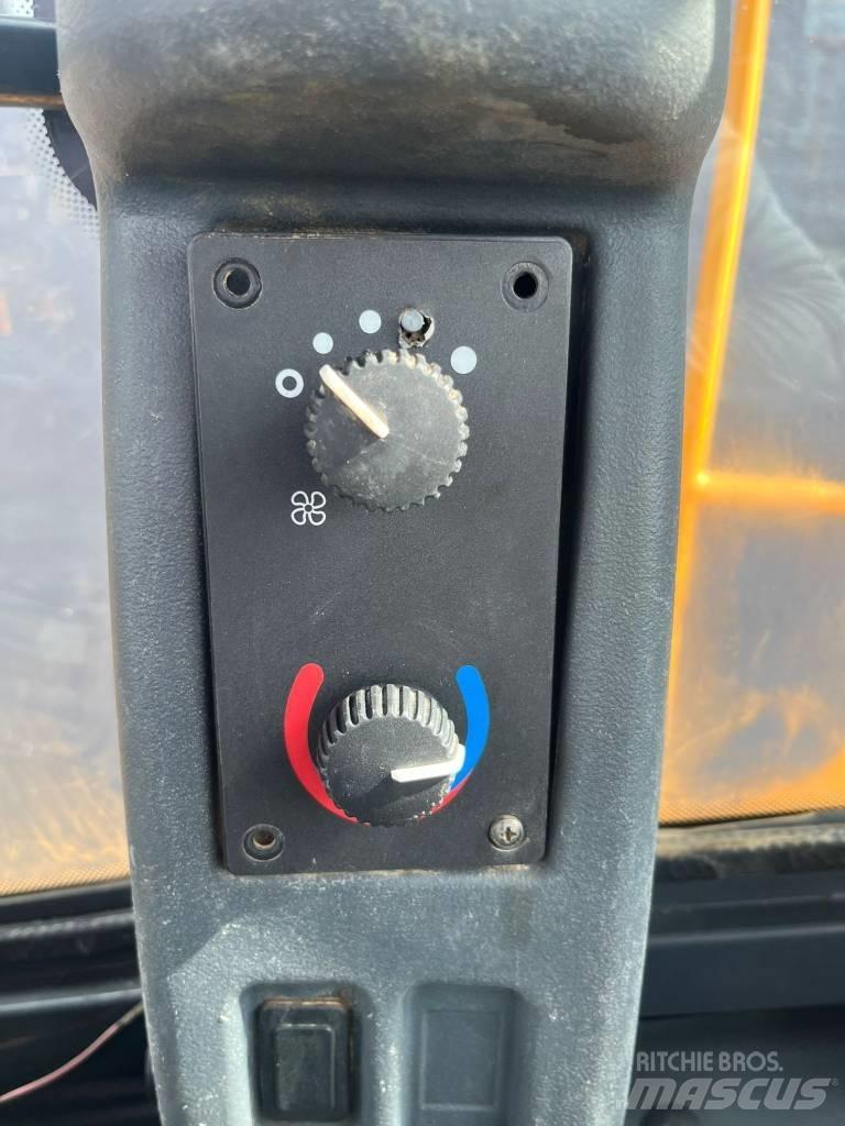 John Deere 824 K Wielladers