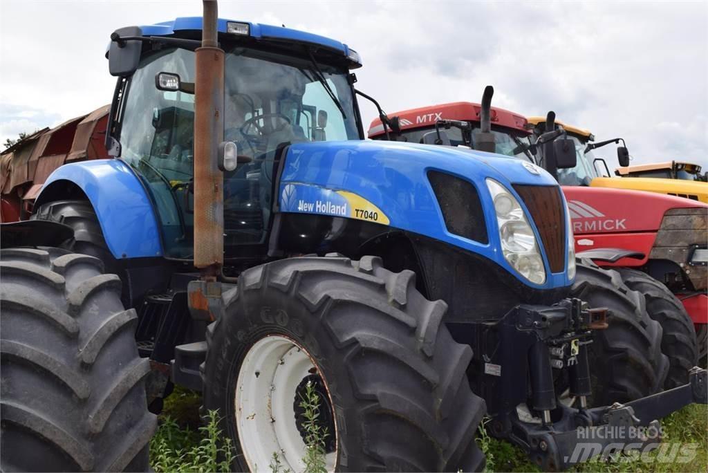 New Holland T 7040 Tractoren