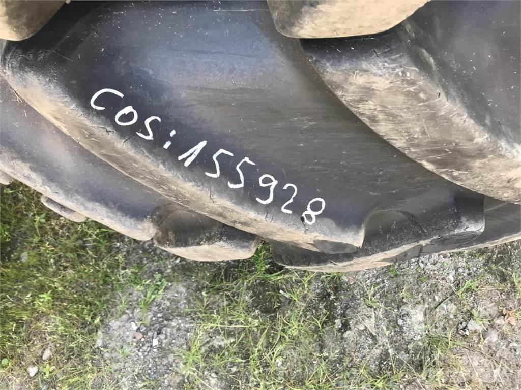 Mitas 680/80R42 Banden, wielen en velgen