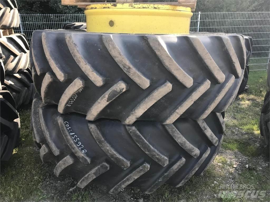 Mitas 680/80R42 Banden, wielen en velgen