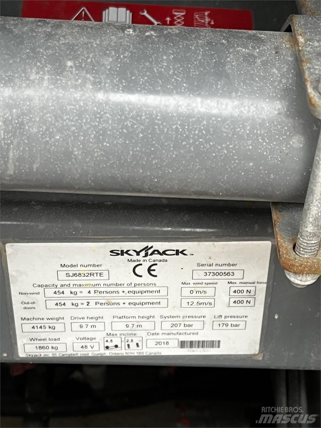 SkyJack SJ 6832 RTE Schaarhoogwerkers