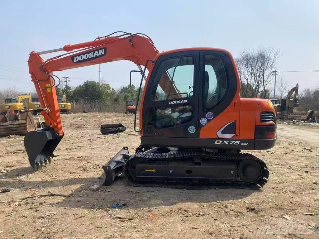 Doosan DX 75-9 C Midigraafmachines 7t - 12t