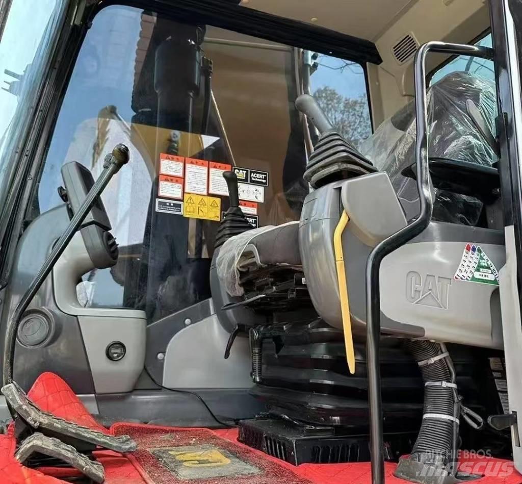 CAT 320 D Rupsgraafmachines
