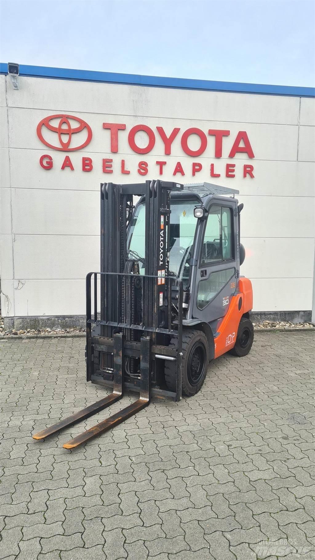 Toyota 02-8FGF30 LPG heftrucks