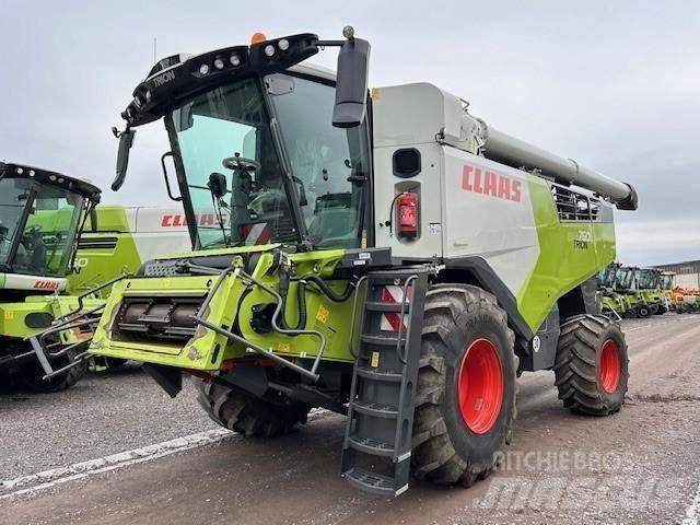 CLAAS TRION 750 Maaidorsmachines