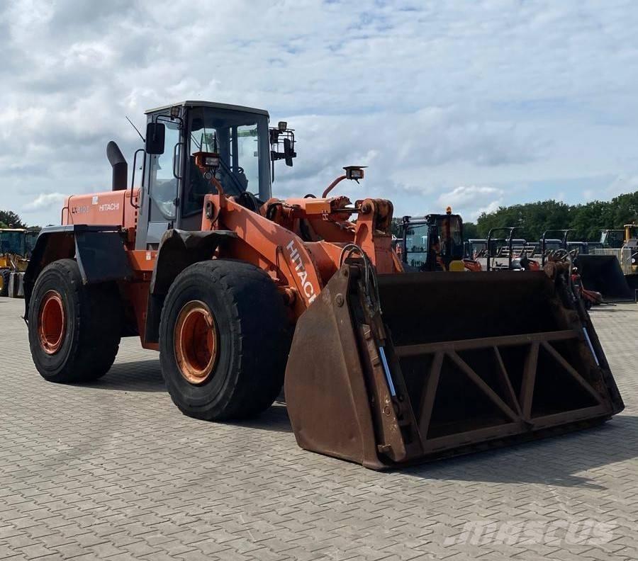 Hitachi LX 210 E Wielladers