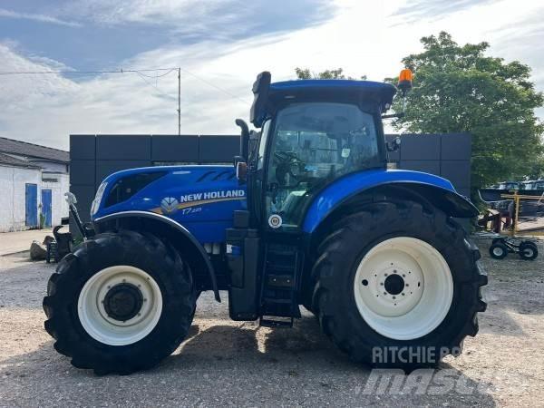 New Holland T7.225 Tractoren