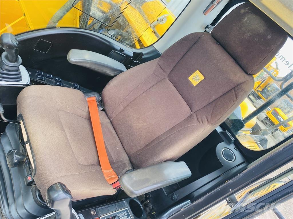 JCB JS130LC Rupsgraafmachines