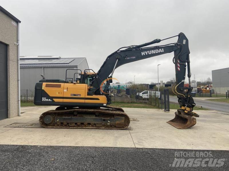 Hyundai HX220 L Wielgraafmachines