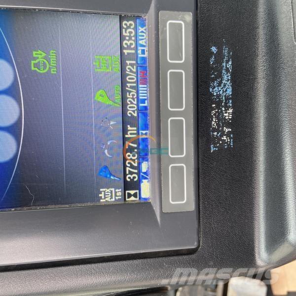 Takeuchi TB215R Wielgraafmachines