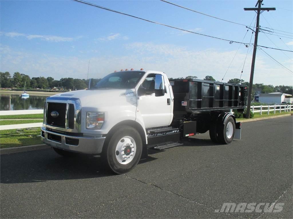 Ford F750 Vrachtwagen met containersysteem