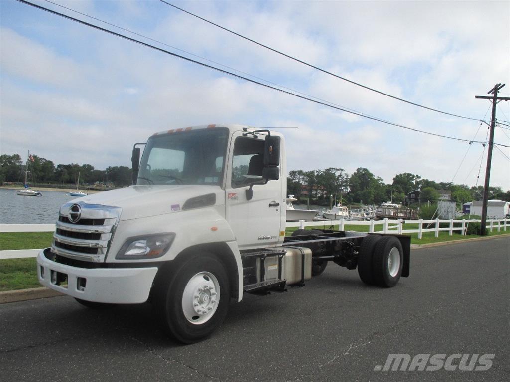 Hino 268 Chassis met cabine