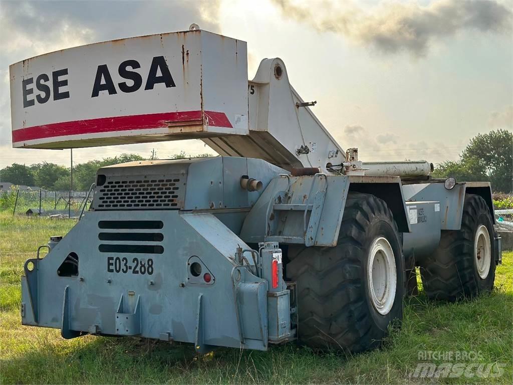 Terex RT 775 Ruw terrein kranen