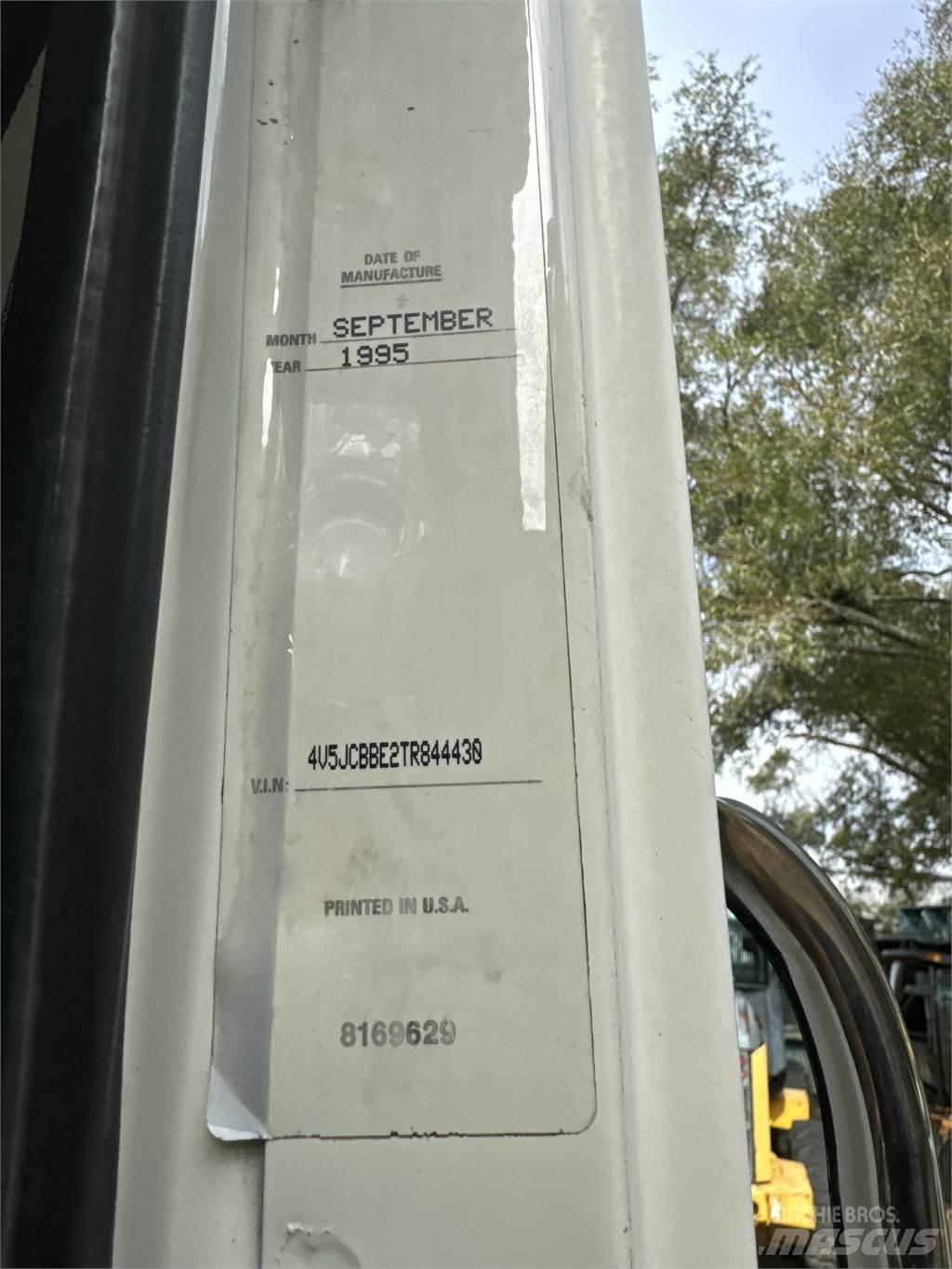 National 1295 Vlakke laadvloer met kraan