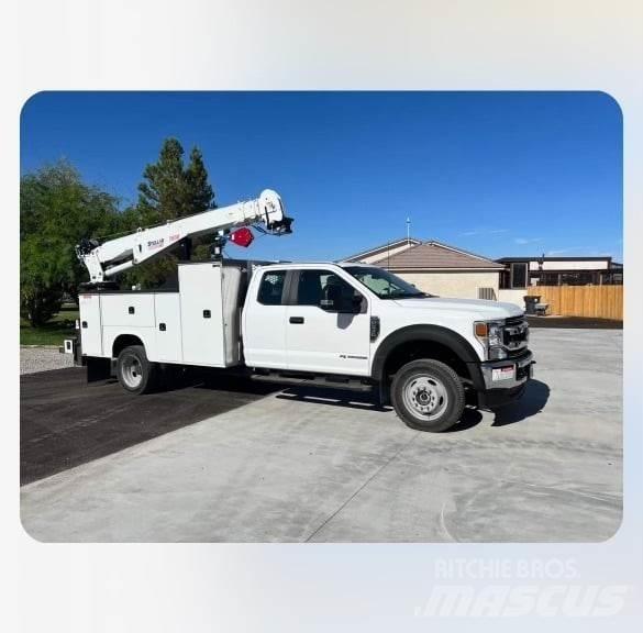 Stellar 7630 Vlakke laadvloer met kraan