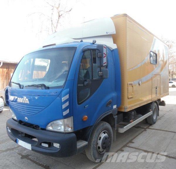 Avia D75 Bakwagens met gesloten opbouw