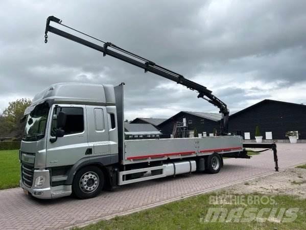 DAF CF 370 Vlakke laadvloer met kraan