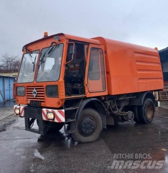 IFA W50 +KM 2301 Veegmachines