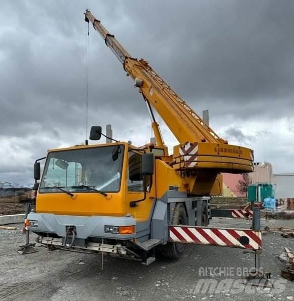 Liebherr LTM 1030 Vlakke laadvloer met kraan